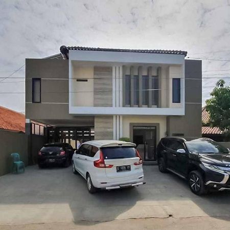Jatiwangi Syariah Guest House Mitra Reddoorz Majalengka Extérieur photo