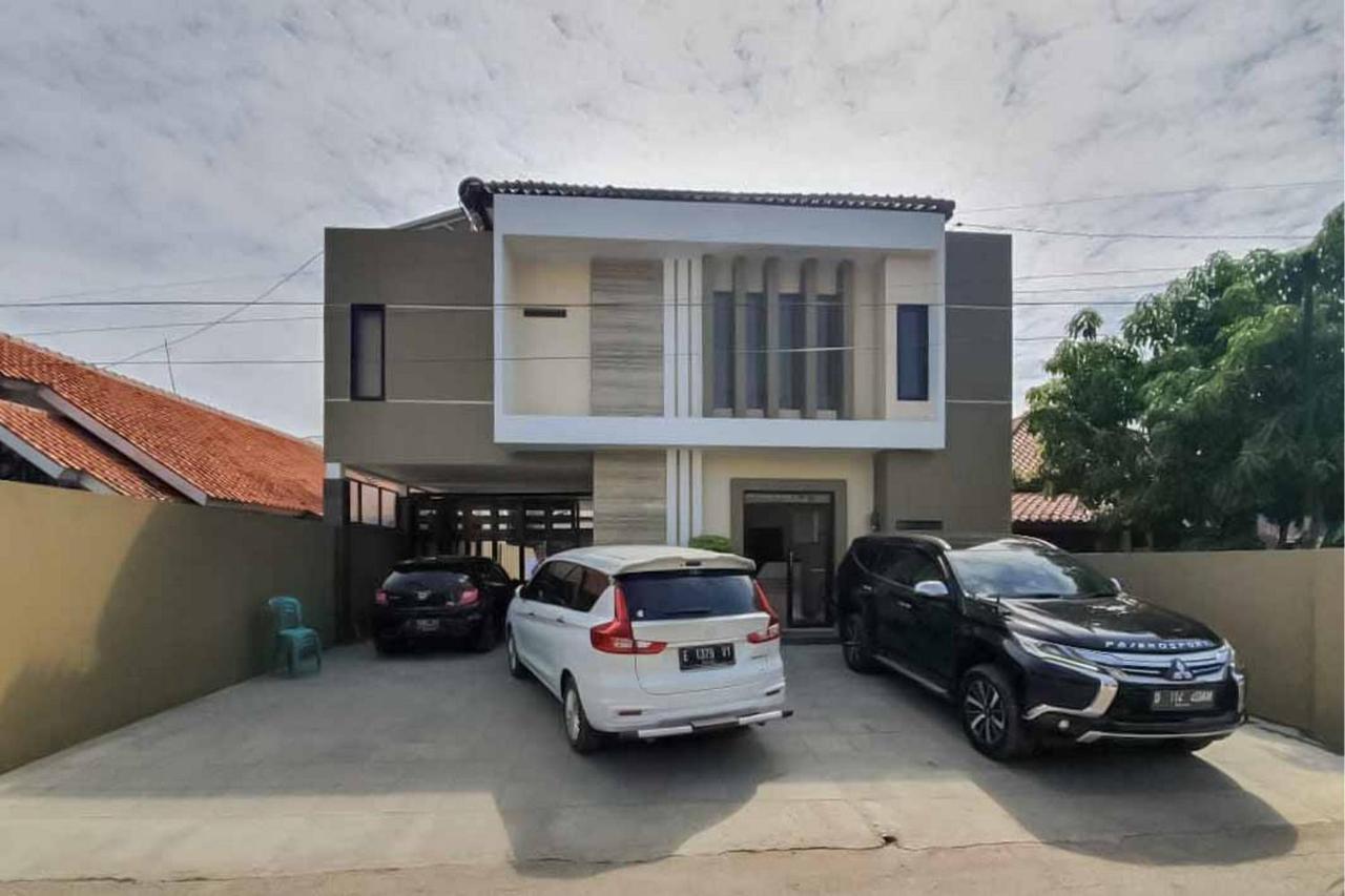 Jatiwangi Syariah Guest House Mitra Reddoorz Majalengka Extérieur photo